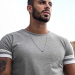 Collar hombre Jefferson, en color plata, con colgante en forma de cruz, en acero inoxidable, de la marca Twobrothers.