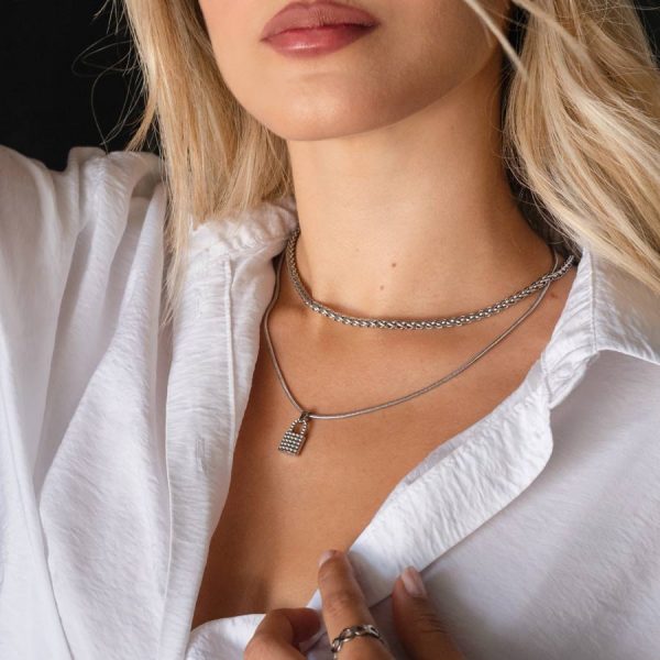 Collar de cadena para mujer en acero inoxidable. El collar Jay producido por la marca portuguesa Twobrothers.
