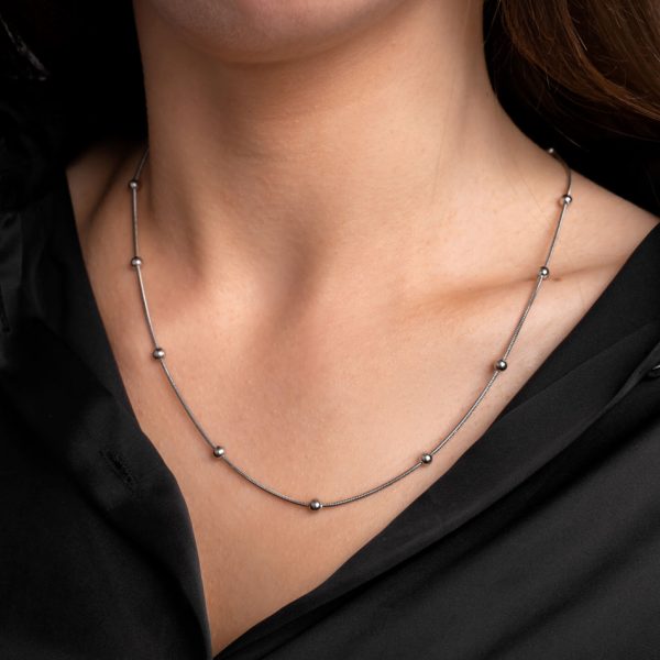 Collar de cadena simple Geovanna con cuentas de acero inoxidable para mujer. Collar de la marca Twobrothers de Portugal.