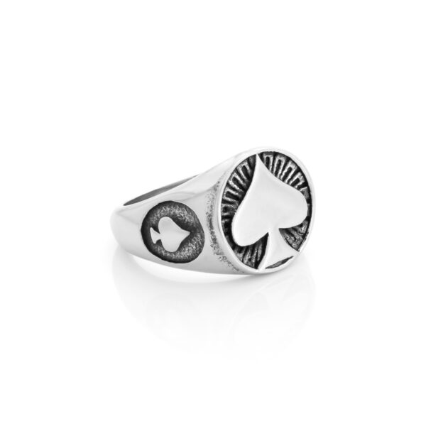 Anillo Ace de acero inoxidable para hombre con el símbolo del As de Picas de Twobrothers.