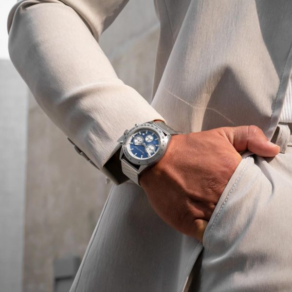 Exclusivo reloj de caballero Bronx de acero inoxidable con agujas y marcadores en la oscuridad de la marca portuguesa Twobrothers