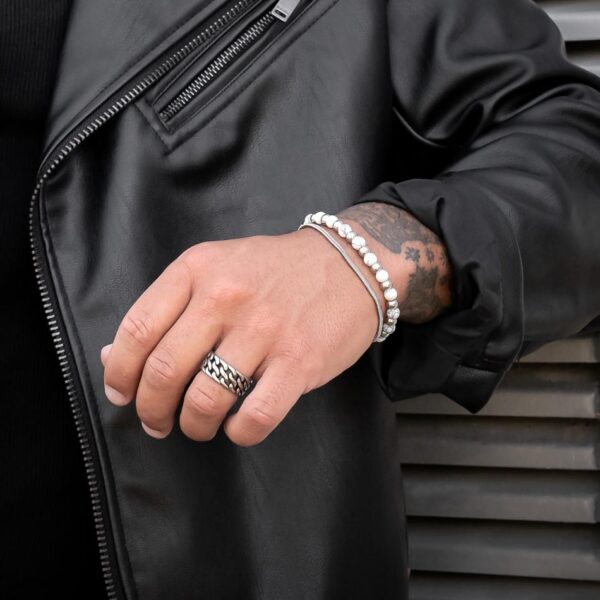 Discreto y elegante brazalete Hamilton de acero inoxidable para hombre de Twobrothers.