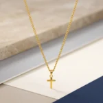 Collar Hombre Dorado con Cruz Udine - Imagen 4
