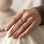 Anillo Mujer Dorado Mano de Fátima - Imagen 3