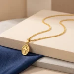 Collar Hombre Dorado Medalla Cruz - Imagen 3
